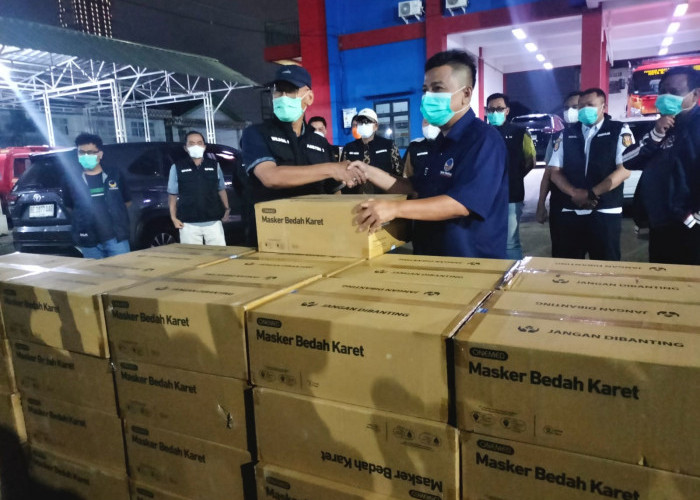 Aksi Cepat Rahmawati Herdian Salurkan 112 Ribu Masker untuk Warga Lampung Terdampak Abu Vulkanik GAK 