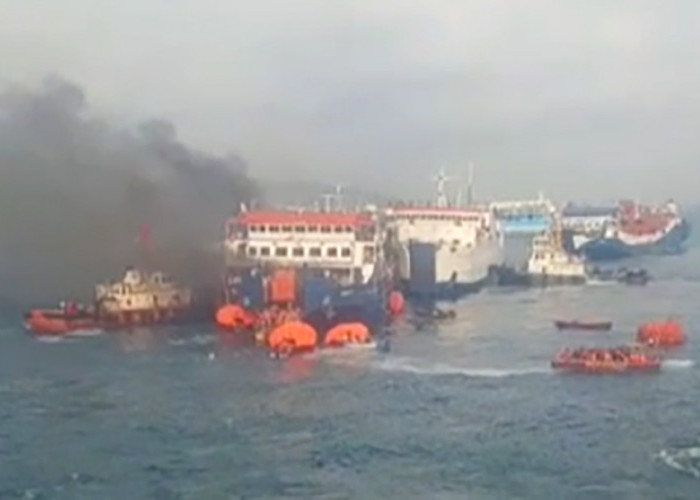 Ngeri, Begini Pengakuan Saksi Mata yang Ikut Evakuasi Penumpang KMP Royce I yang Terbakar di Laut Merak