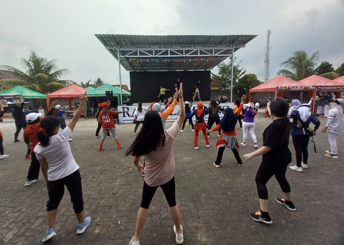 Luar Biasa, Kemeriahan Zumba Tersaji di Acara Nobar Piala Dunia dan Fun Food Festival Radar Lampung