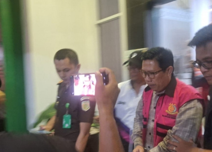 Kajari Kota Metro Tetapkan Mantan Kadis PUTR Metro Lampung 'RKS' Sebagai Tersangka, Ini Dugaan Kasusnya, 