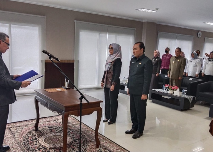 Sekda Lantik 2 Wakil Direktur RSUDAM, Ada Mantan Kadiskes Kota Bandar Lampung