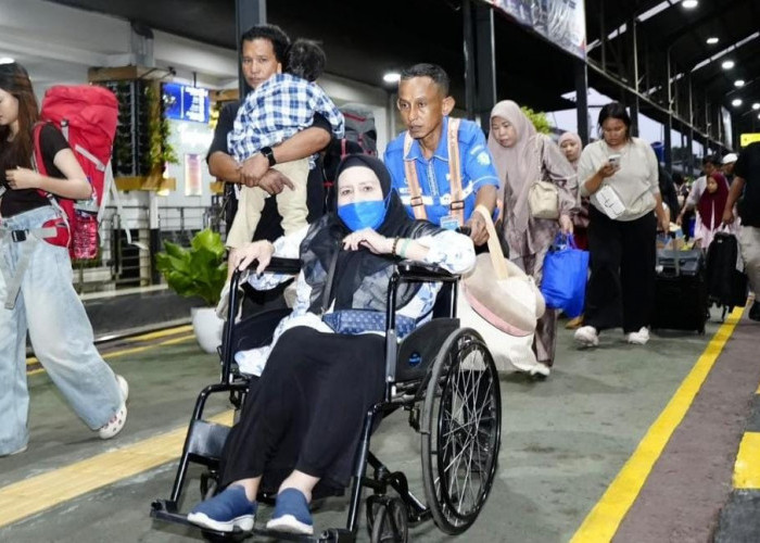 KAI Divre IV Tanjungkarang Angkut 980 Ribu Penumpang, Stasiun Ini Jadi yang Terpadat