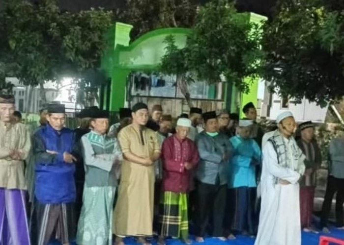 Warga Bandar Lampung Salat Istisqa, Mohon Hujan dan Perlindungan Abu Vulkanik GAK