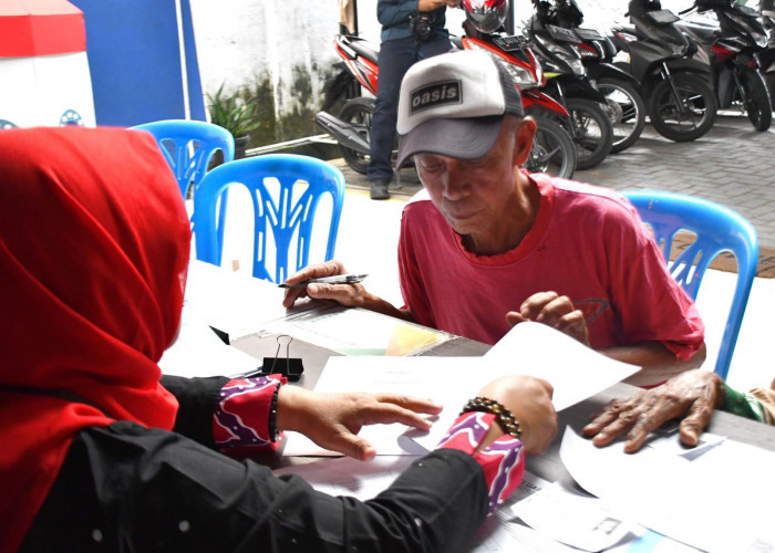 Pemkot Metro Realisasikan Bantuan Atensi untuk Lansia