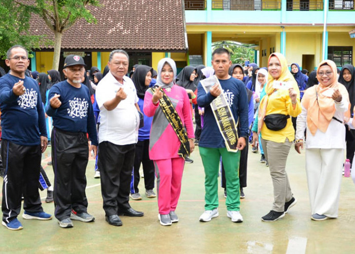 Gerakan Nasional Aksi Bergizi, Siswi SMP dan SMA di Lampung Timur Dapat Tablet Tambah Darah 