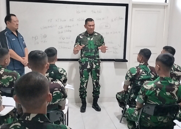 Pangdam XXI/Radin Inten Pantau Langsung Proses Belajar Prajurit di Han Yuan Chinese Learning Center