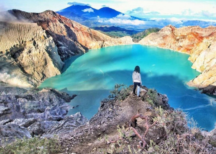 Discovering the Enchanting Ijen Crater, Indonesia's Hidden Gem Travel Destination