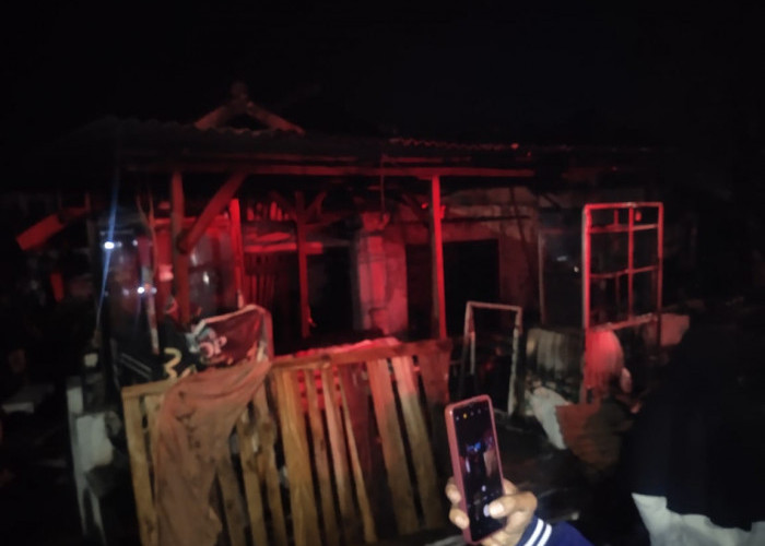 Kebakaran Hanguskan 1 Rumah Pedagang Buah di Bandarlampung