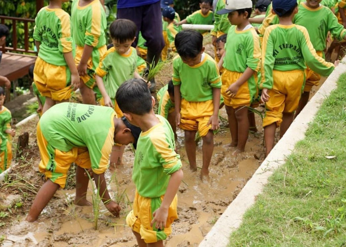 Liburan Seru Bareng Keluarga di Farmora Lampung, Ada Promo Gratis Berenang Setiap Hari