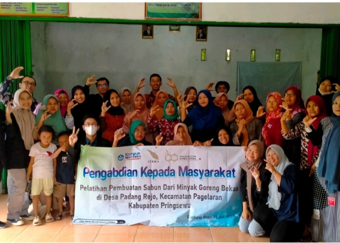 Dosen dan Mahasiswa Prodi Kimia Itera Beri Pelatihan Masyarakat Desa Padang Rejo