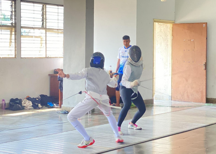 Anggar Jadi Separuh Hidup, Nona Tekuni Sejak SD hingga Raih Prestasi