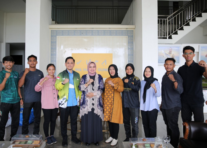 Riana Sari Arinal Lepas Kontingen Mahasiswa untuk Ikut Pekan Olahraga Mahasiswa Nasional di Sumatera Barat