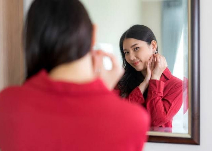 Amalan Tersembunyi Saat Bercermin, Doa Singkat yang Ubah Akhlakmu