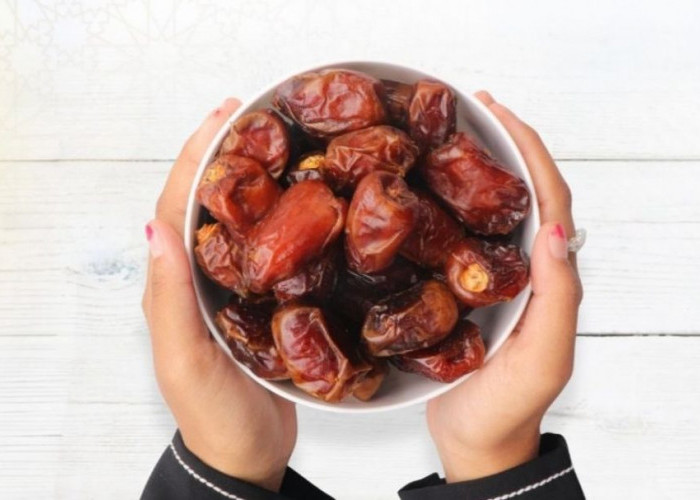 Kenapa Kurma Dimakan Ganjil Saat Berbuka? Ini Penjelasan Sunnah yang Jarang Diketahui