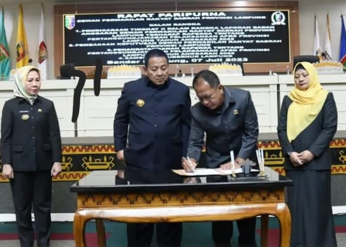 DPRD Lampung Tandatangani Perda Pertanggungjawaban APBD 2022