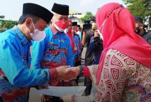 Pemkot Bandar Lampung Beri Penghargaan untuk 42 Guru dan Seniman 