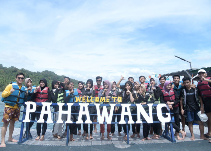 Mahasiswa PMM UTI Pelajari Budaya dan Keindahan Lampung di Pulau Pahawang