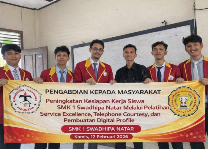 Mahasiswa Teknokrat Bekali Siswa SMK 1 Swadhipa Natar Keahlian Service Excellence hingga Profil Digital  ​