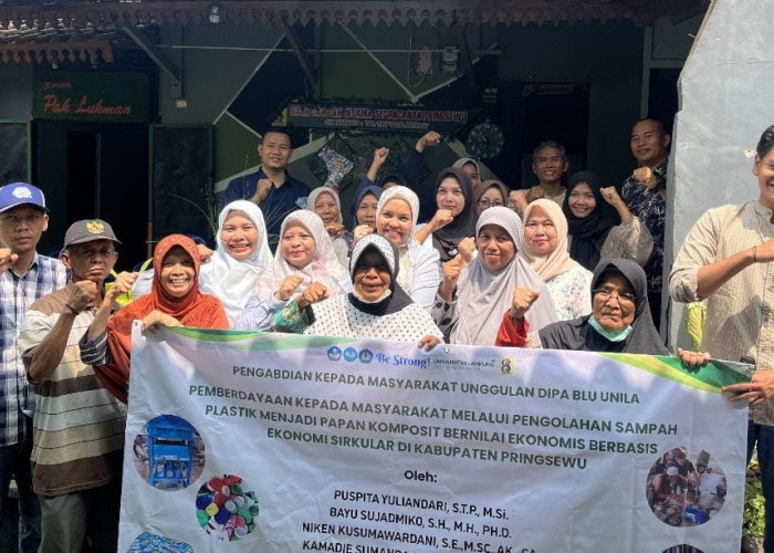 Dari Sampah Jadi Rupiah, Tim Pengabdian Unila Terapkan Mesin Pengolah Plastik di Pringsewu