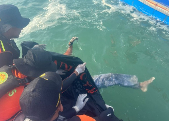 Perahu Nelayan Jawa Tengah Karam Setelah Tersambar Petir di Perairan Tulang Bawang Lampung, 1 Orang Tewas