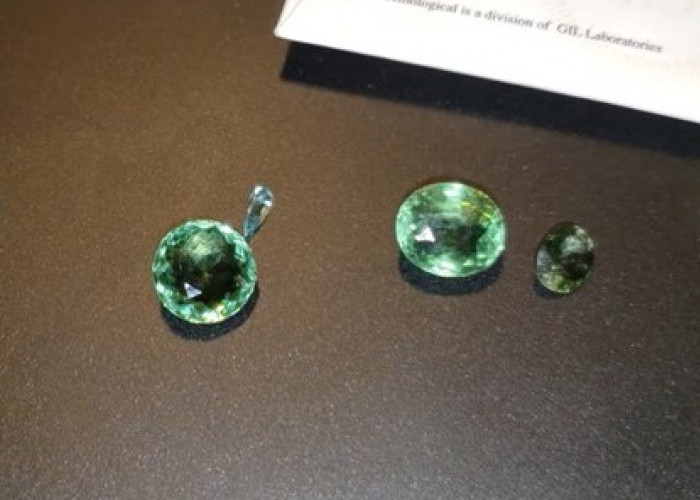 Batu Paraiba Tourmaline yang Memiliki Rentang Warna Terluas