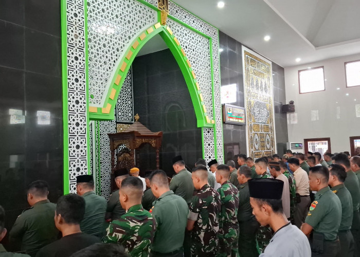 Doakan Prajurit Marinir Yang Gugur Di Bandung Barat, Pangdam XXI/Radin Inten Pimpin Salat Gaib