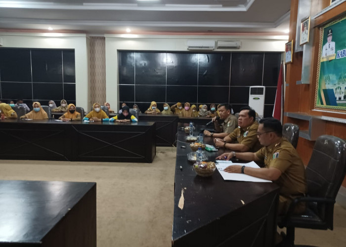 Ratusan TKS Puskesmas Lampung Timur Mengadukan Nasib Kepada Wakil Bupati dan DPRD, Ini Sebabnya