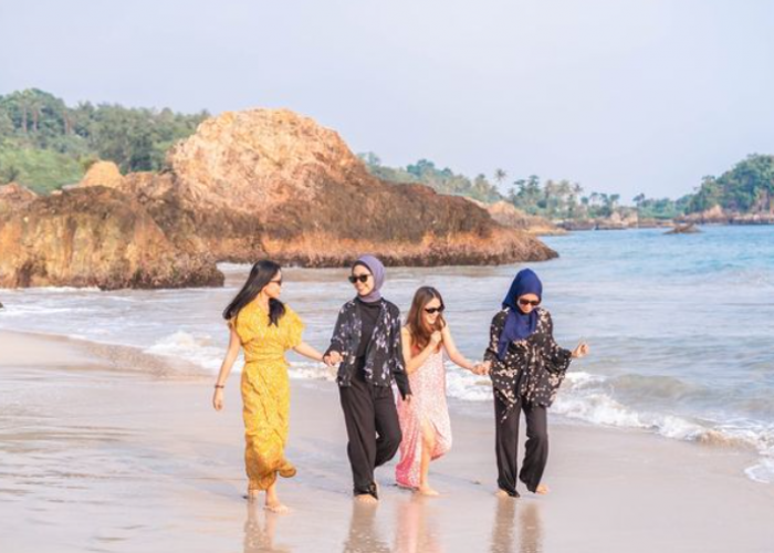Mengulik Keindahan Pantai Marina, Tawarkan Suasana Pantai Bali di Lampung