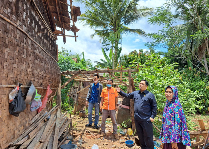 Dua Desa Terdampak Puting Beliung di Lampung Utara, Anggota DPRD Salurkan Bantuan Kedaruratan
