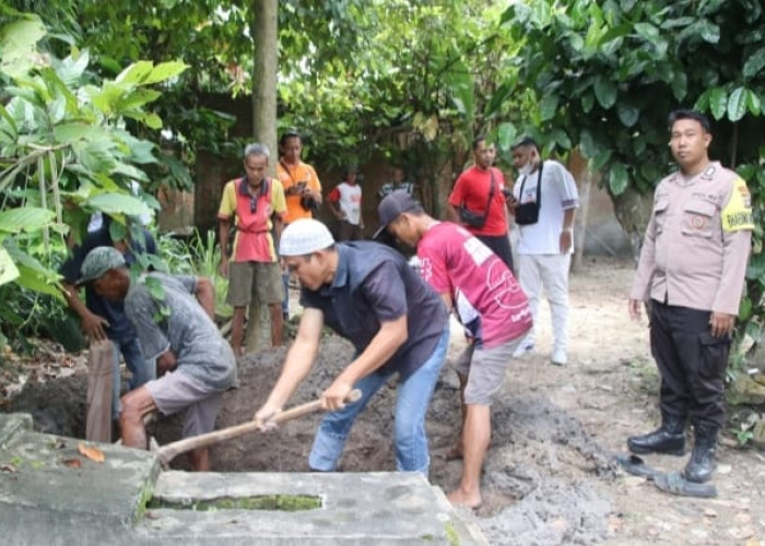 Jenazah yang Ditemukan di Teras Rumah di Pringsewu Lampung Dimakamkan
