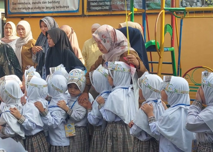 Ragam Cerita Hari Pertama MPLS 2026: Dari Kemandirian Anak, Menu MBG, hingga Peran Ayah