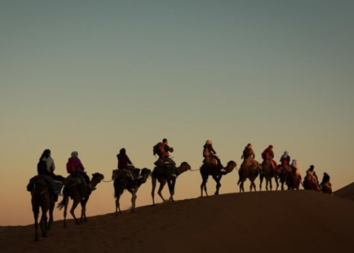 Dalil Hadis Musafir Punya Kendaraan Tetap Wajib Puasa? UAH Jelaskan Statusnya