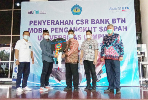 Penyerahan CSR Bank BTN Mobil Pengangkut Sampah Universitas Lampung