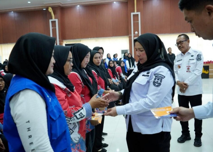 Pemkot Salurkan Insentif Tahap Akhir untuk Kader dan Relawan, Perkuat Pemantauan Kesehatan Warga
