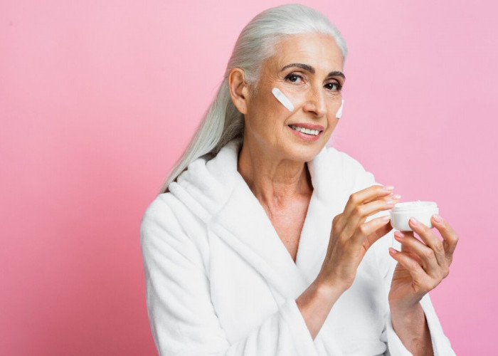 Tak Hanya Remaja, Berikut Ini Skincare untuk Usia 45-an Cegah Penuaan serta Rekomendasi Produk yang Tepat