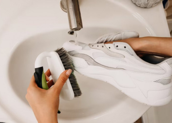 Bau Kaki Akibat Pakai Sepatu Terlalu Lama? Berikut Ini 5 Cara Mudah Hilangkan Bau Kaki