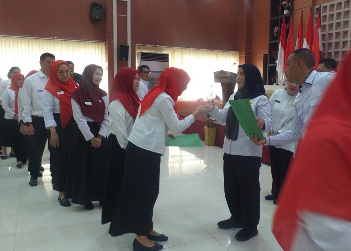 Serahkan SK PPPK Nakes, Wali Kota Bandar Lampung Sebut Akan Kembali Usulkan Pengangkatan untuk 12 Ribu Orang