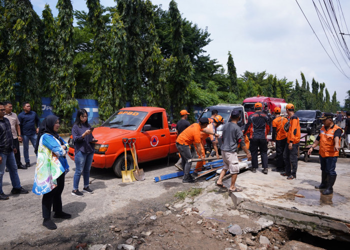 Pemkot Bandar Lampung Bongkar Sejumlah Drainase Bermasalah Penyebab Banjir di Panjang 