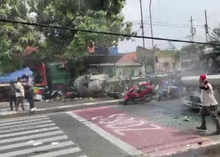 Lakalantas di Jalan Sultan Agung, Delapan Orang Tewas 