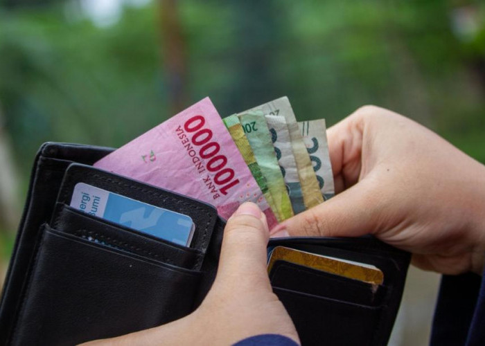 Intip Peruntungan Karier 12 Zodiak 2 Juni 2026, Dari Dapat Rezeki Kaget Hingga Harus Rem Belanja