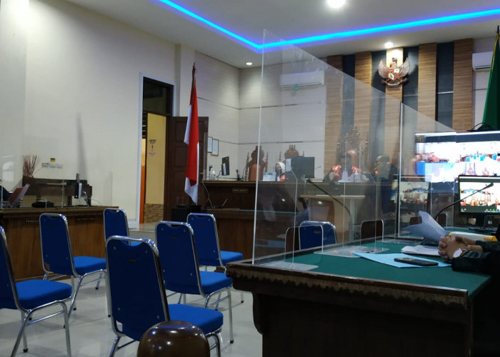 Eksepsi Aria Lukita Eks Cabup Pesbar Ditolak, Hakim Lanjutkan Sidang Dugaan Korupsi Jembatan Way Batu
