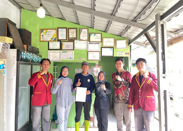Mahasiswa Teknik Elektro Teknokrat Terapkan PLTS untuk Dukung Kebun Hidroponik di Bandar Lampung