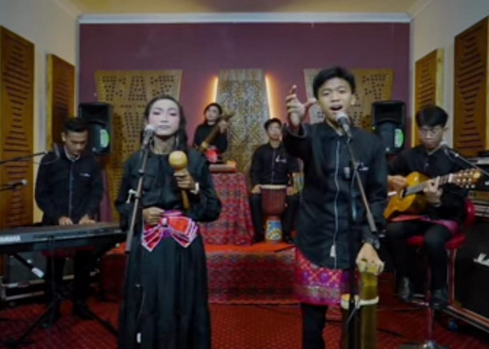 Boleh Bangga, Tim Musikalisasi Puisi SMAN 1 Pringsewu Raih Juara Favorit Tingkat Nasional