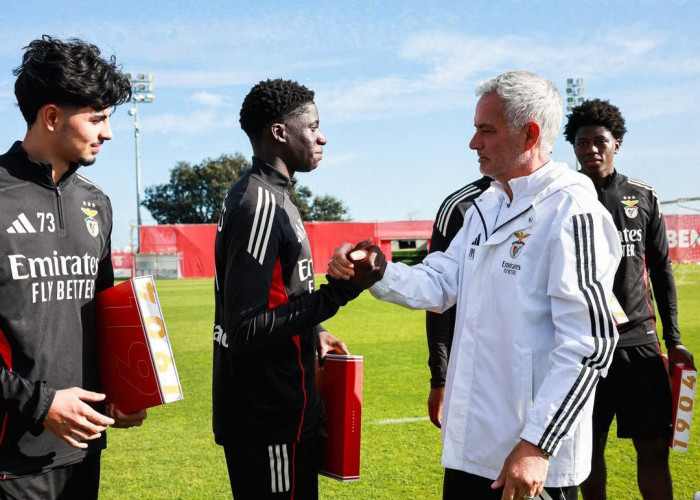 Link Live Streaming Benfica vs Napoli: Pertarungan Harapan di Da Luz, Mourinho Diburu Kemenangan Penting