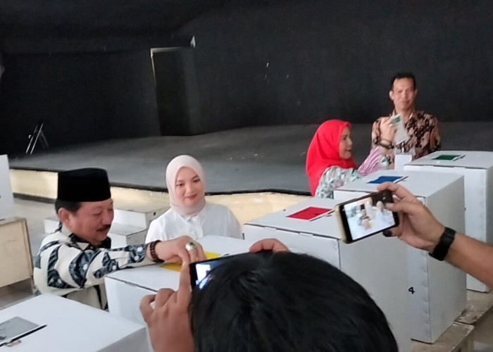 Usai Nyoblos di TPS 07 Palapa, Walikota Bandar Lampung Eva Dwiana Berpesan Hal Ini