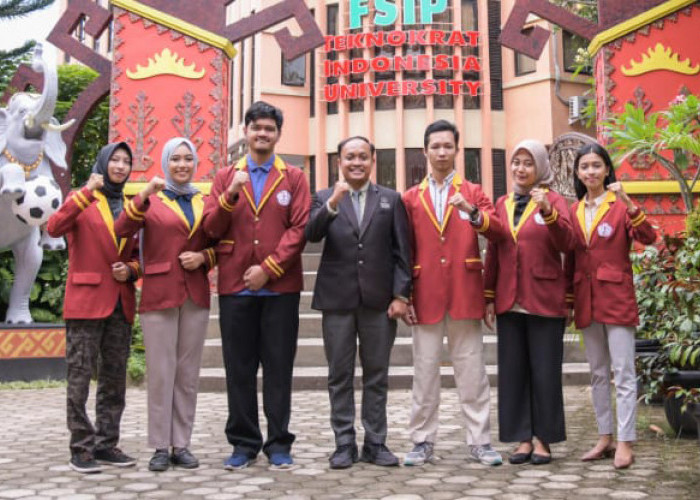 Mahasiswa Universitas Teknokrat Indonesia Borong Juara Nasional Lomba Bahasa Inggris 