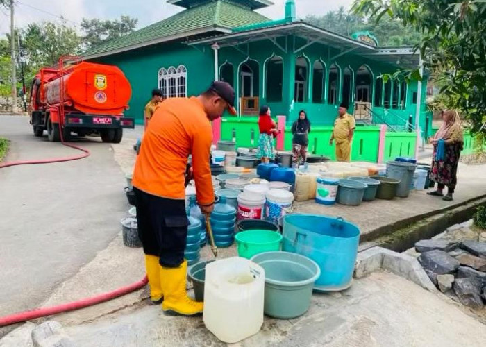 Musim Kemarau, Ratusan Warga Bandar Lampung Kesulitan Air Bersih
