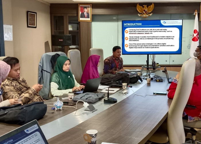 Ikuti ICLLP, Dosen Universitas Teknokrat Indonesia Presentasikan Peta Digital Tradisi Lisan Lampung 