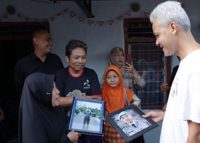 Ganjar Pranowo Bertemu Orang Tua Alumni SMKN Jateng, Cerita Anaknya jadi TNI
