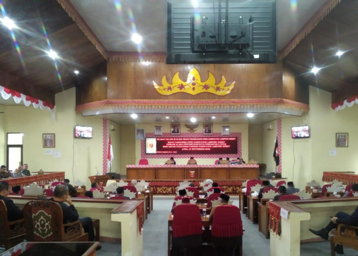 Heboh! Sidang Paripurna di Lampung Barat Sempat Diwarnai 'Pertengkaran' Hingga Nyaris Adu Jotos